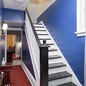 #4 Downtown Guest house