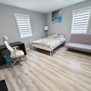 Downtown Spacious Bed & Breakfast
